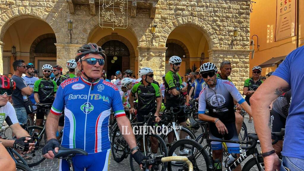 Tragedia Braccagni: ciclisti in piazza 