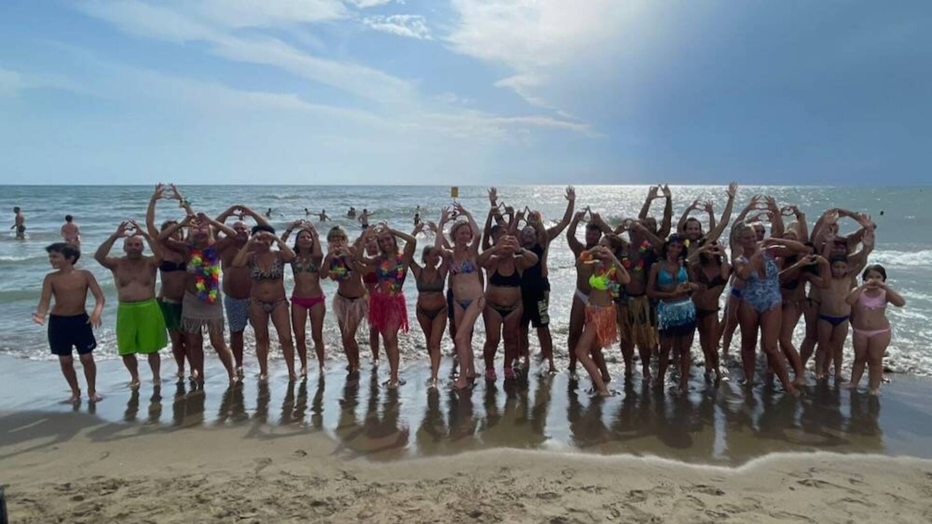 “Spiaggia, che passione”: flash mob dei bagnini sulla costa maremmana