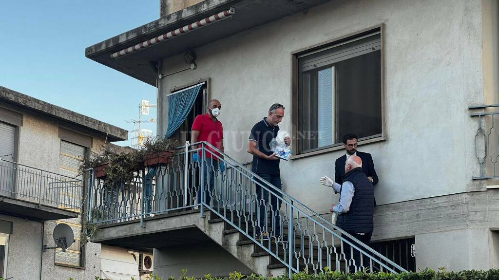 Trovati morti in casa madre e figlio 