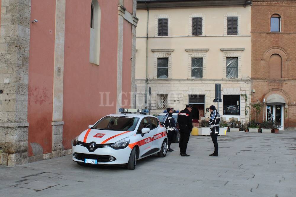 Caso asterisco, protesta in piazza