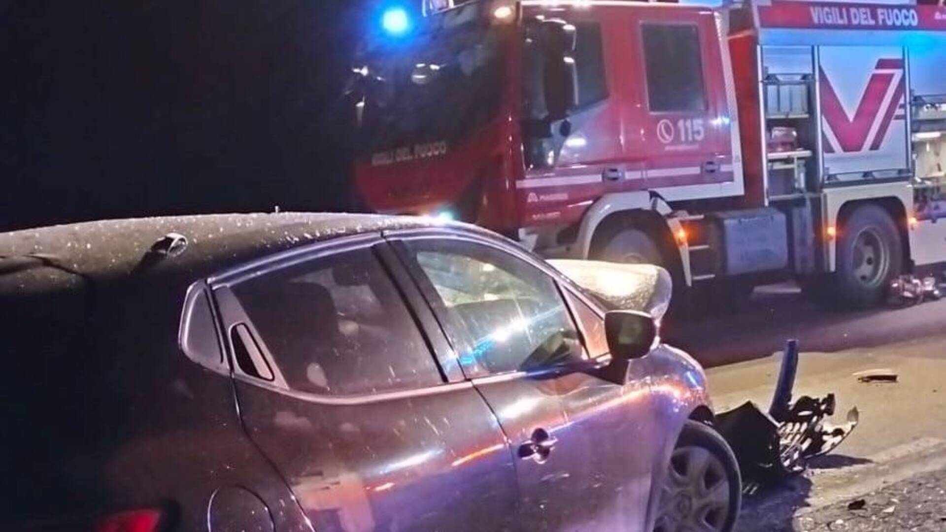 Maxi incidente sulla Senese:  sette feriti. Coinvolti 4 auto e un furgone