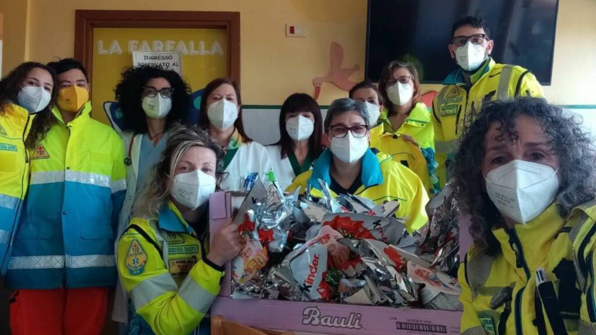 Una Pasqua dolcissima: la Misericordia regala uova di cioccolato ai bambini della pediatria