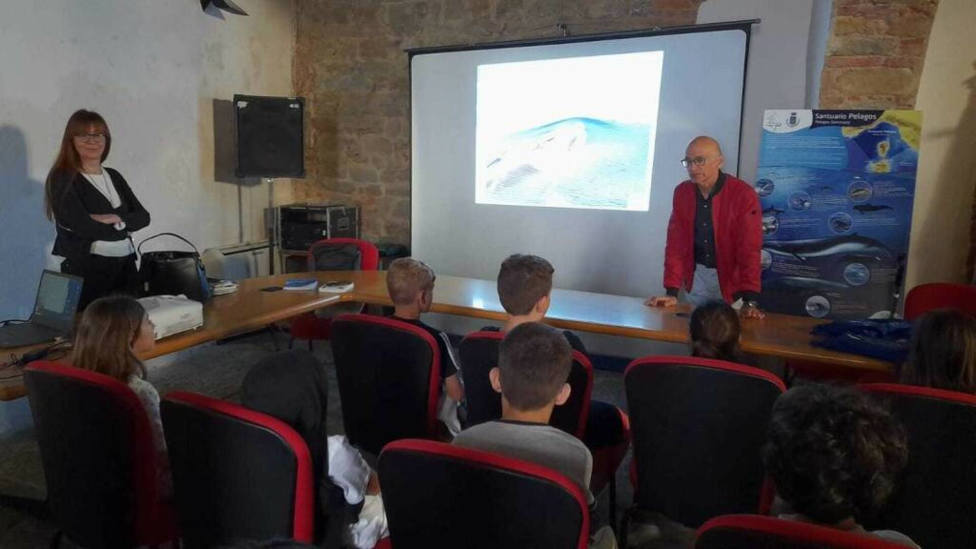 A scuola di biodiversità: i bambini scoprono la tutela dei cetacei e i pericoli dell’inquinamento