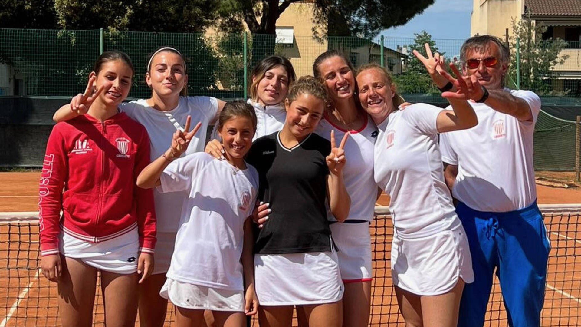 Le ragazze del tennis vincono i play off regionali. A giugno le nazionali. E ora si sogna la B2