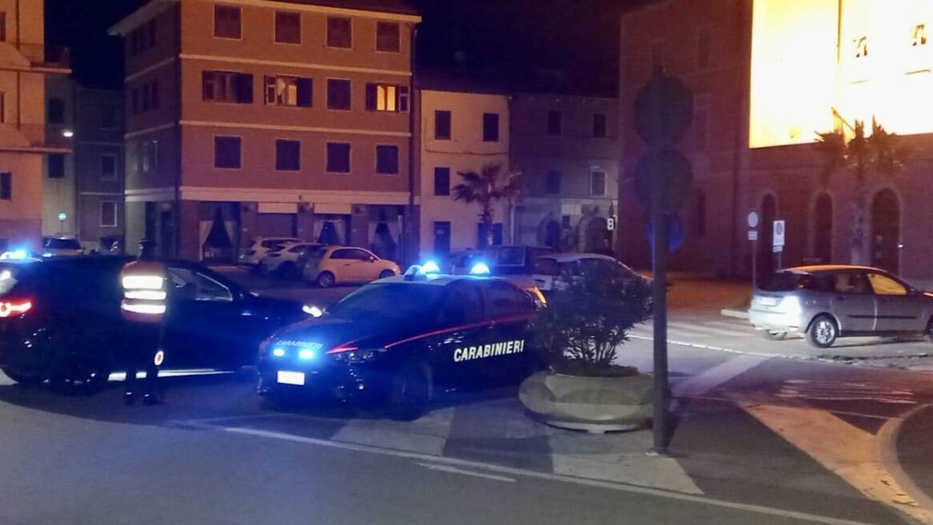 Mala movida, controlli dei carabinieri: 13 patenti ritirate e dieci segnalazioni per possesso di droga